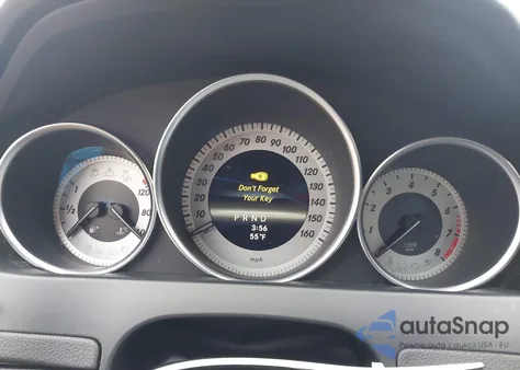 2013 Mercedes-Benz C 250 Sport z USA, uszkodzony, nr VIN WDDGF4HB3DA831573